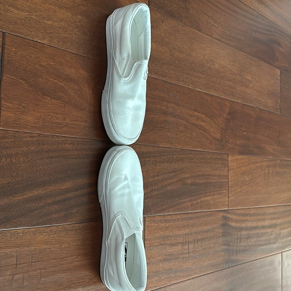 White vans size 7.5 women’s 6.0 men’s - Picture 4 of 7